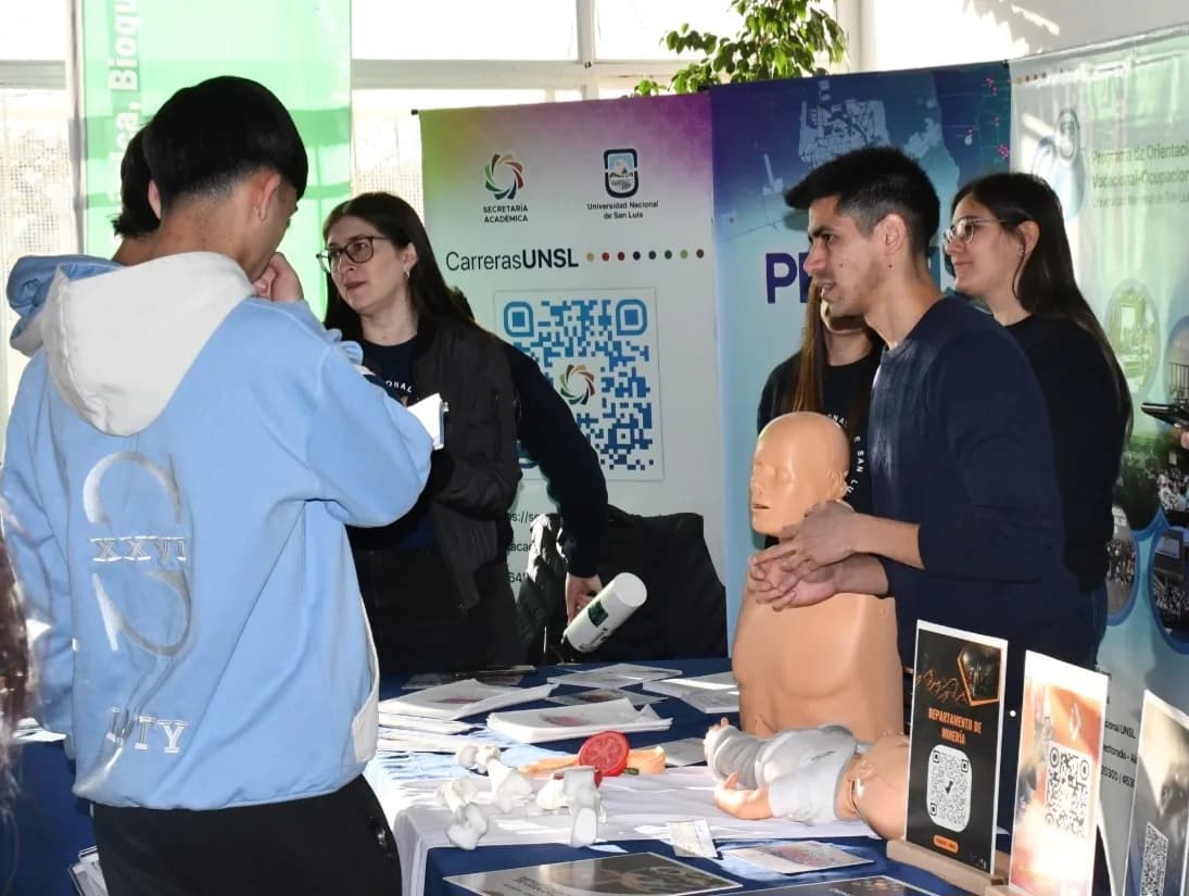 Más de 50 escuelas de la región asistieron a la Expo Educativa y la Jornada CLIP en Quines