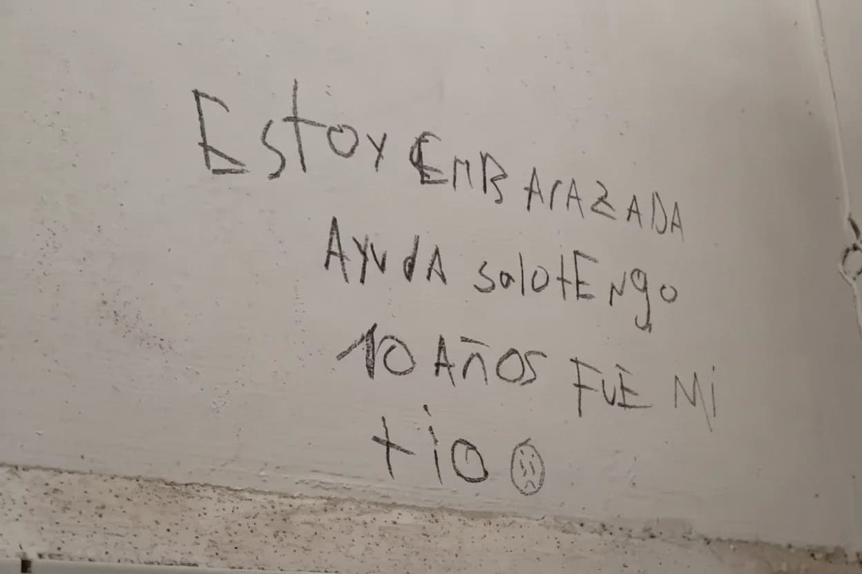 Pintada en escuela de Rawson alertó a la Justicia: hallaron mensaje que denuncia embarazo de una niña de 10 años.