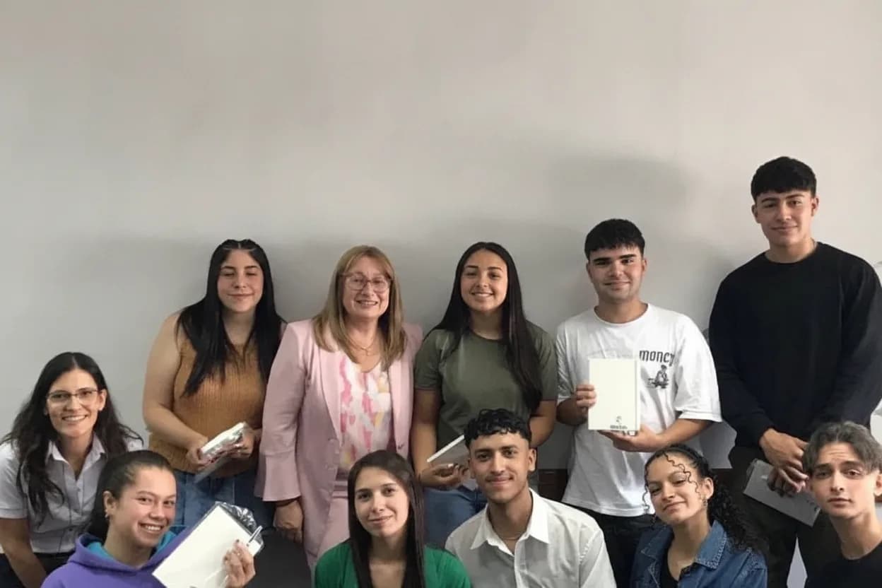 Edesal abrió las inscripciones para las becas “10 Jóvenes Sobresalientes de la Provincia de San Luis”.