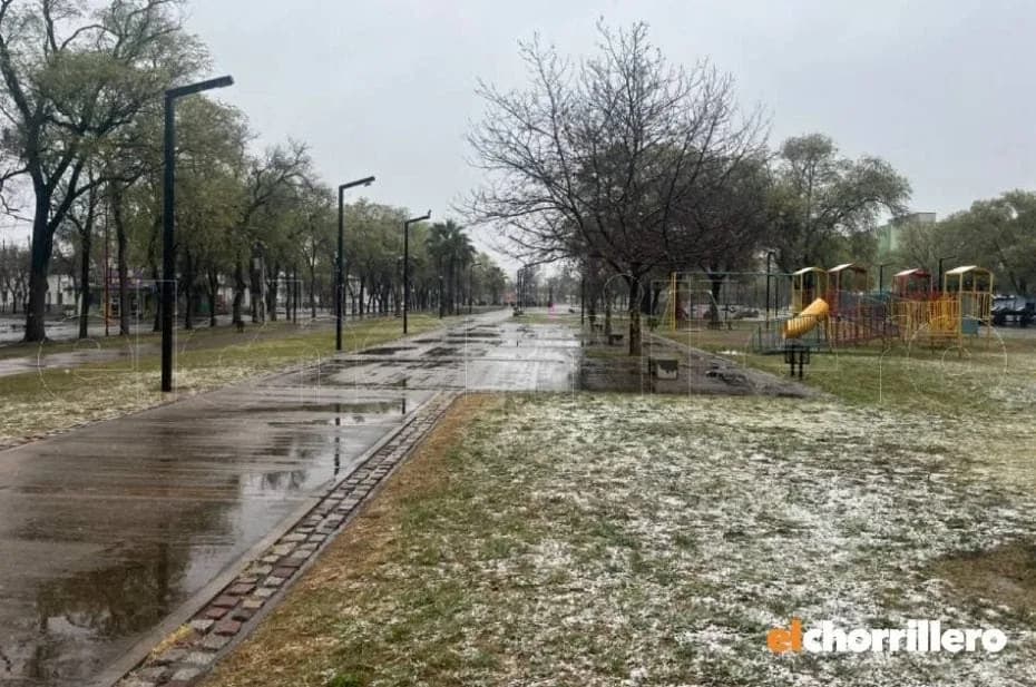 Amaneció nevando en Villa Mercedes.
