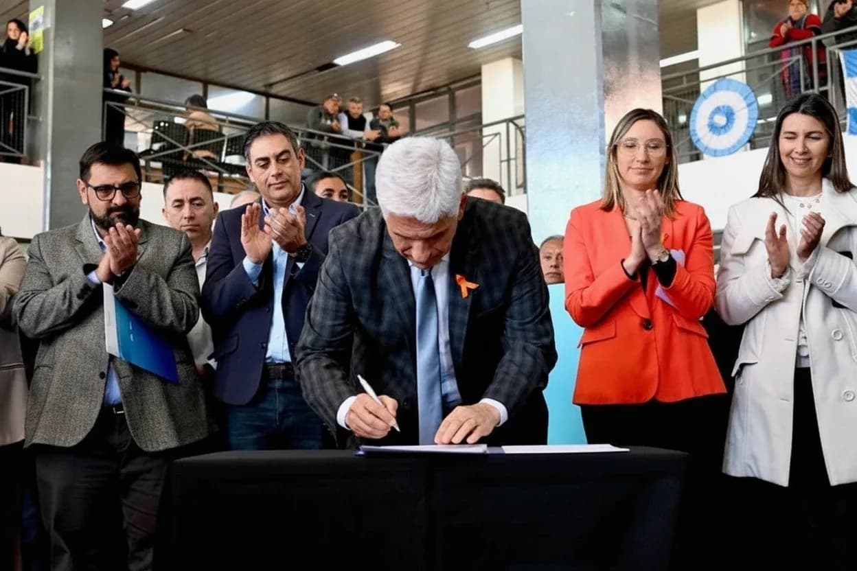 El gobernador Claudio Poggi llamó a licitación para comenzar la modernización del edificio administrativo.