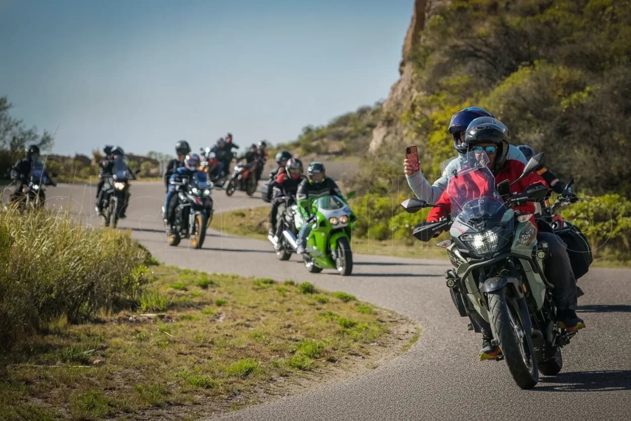 El Alibikers Moto Ride celebró su tercera edición entre postales naturales y camaradería motera