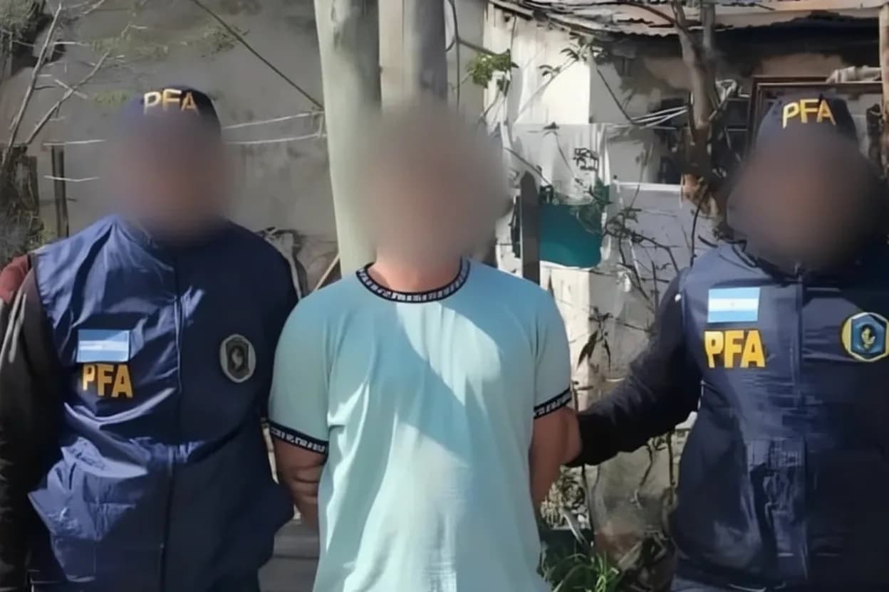 El detenido es el tío de la víctima.