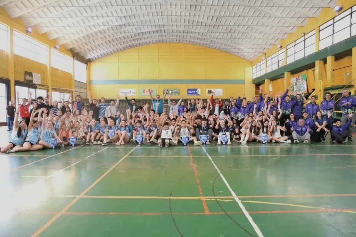 En Aseba, el voley definió a sus campeones.