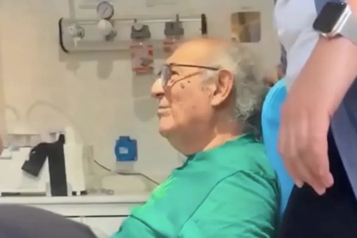 Luis Soloa volcó cerca de Los Molles y fue asistido por una ambulancia.
