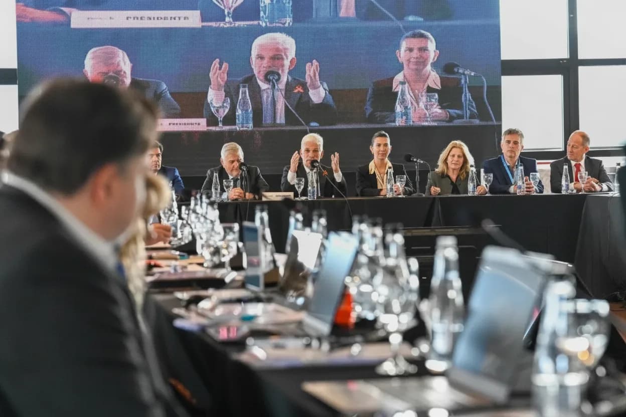 El gobernador Claudio Poggi encabezó la apertura de sesiones de la Comisión Plenaria del Convenio Multilateral.