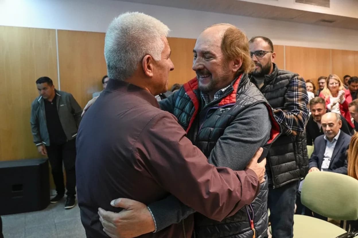 El gobernador Claudio Poggi y el secretario general de la Uocra San Luis, Marco Sosa. (Foto ANSL)
