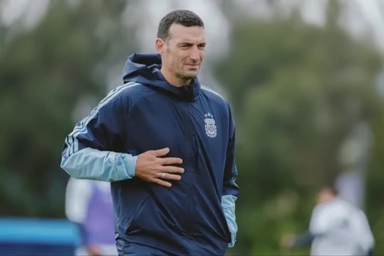 Lionel Scaloni habló sobre su futuro en el primer entrenamiento a puertas abiertas de la Selección argentina.