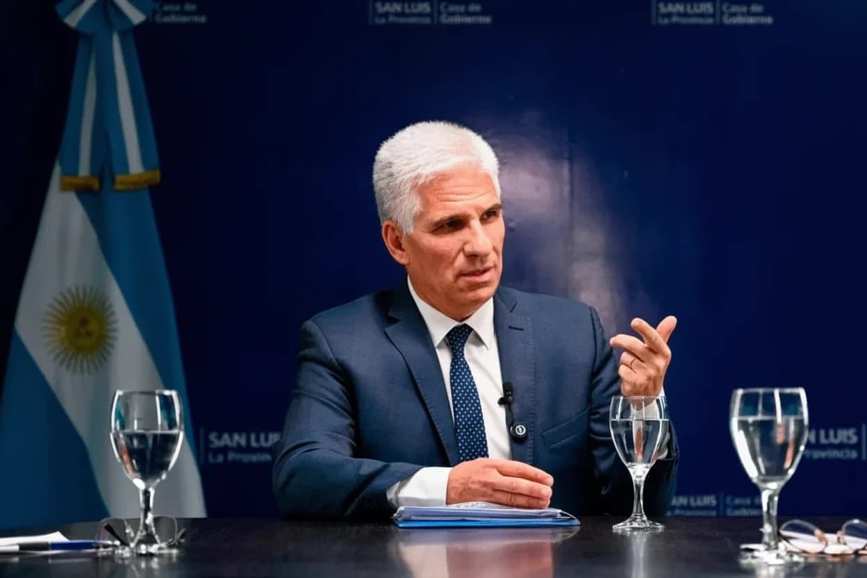 Gobernador Claudio Poggi.