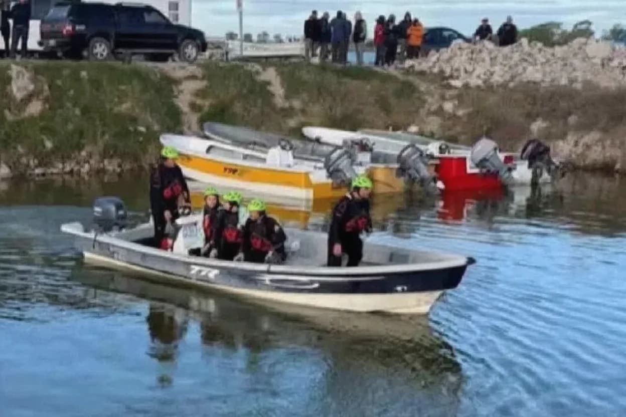 Sigue la búsqueda del último de los pescadores desaparecidos en Laguna del Monte.