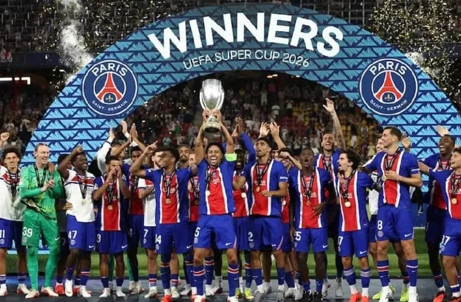 El Paris Saint-Germain ganó el premio a mejor equipo del mundo.