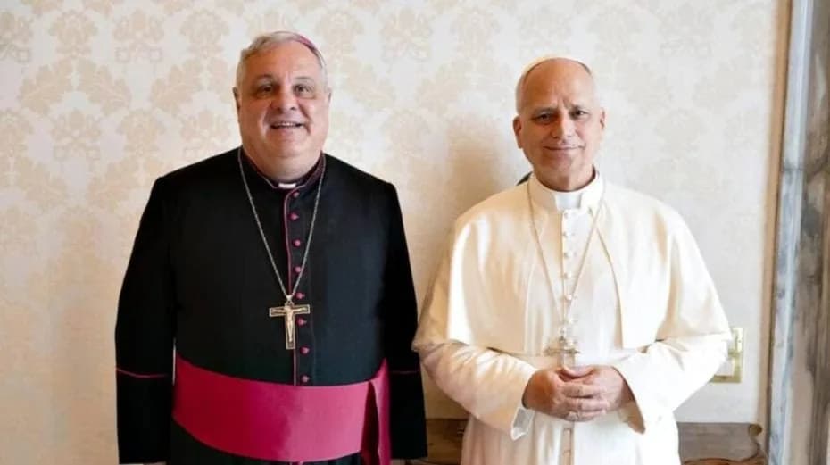 Monseñor Colombo, presidente de la Conferencia Episcopal Argentina, durante su visita al Papa León XIV.