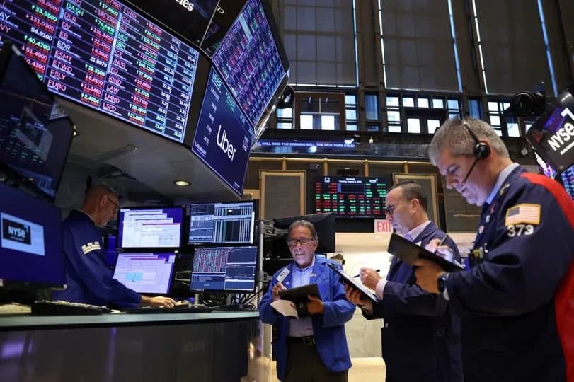 Sigue la mejora en los bonos y el riesgo país recorta la suba inicial a 677 puntos