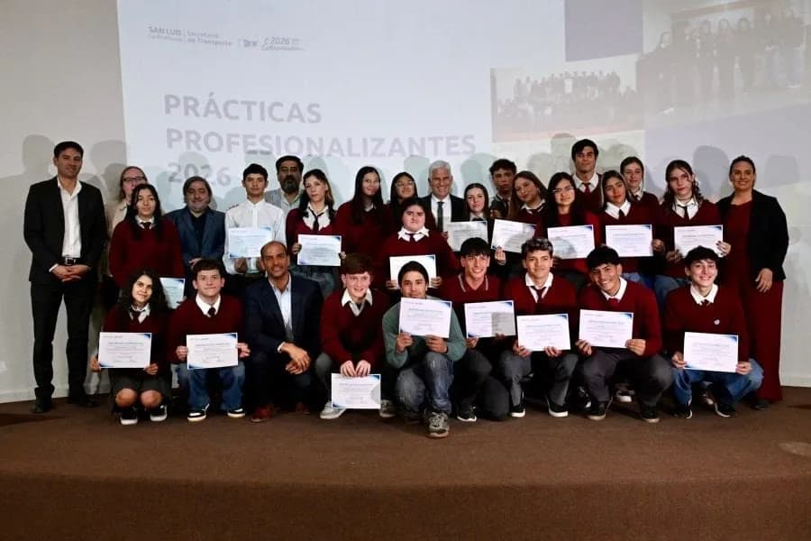 Cuatro proyectos estudiantiles de El Volcán recibieron reconocimientos.