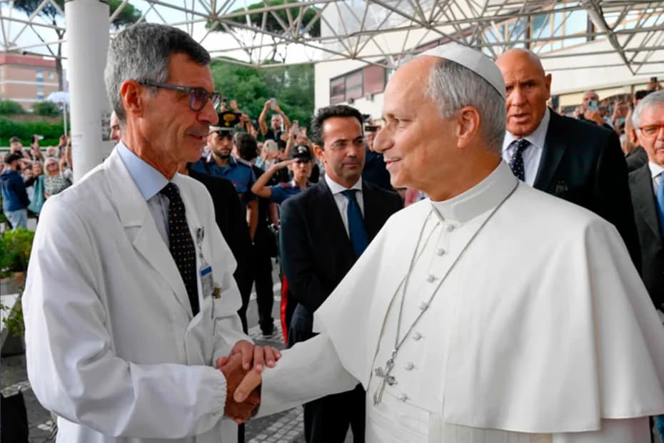 El papa León XIV ya volvió al Vaticano.