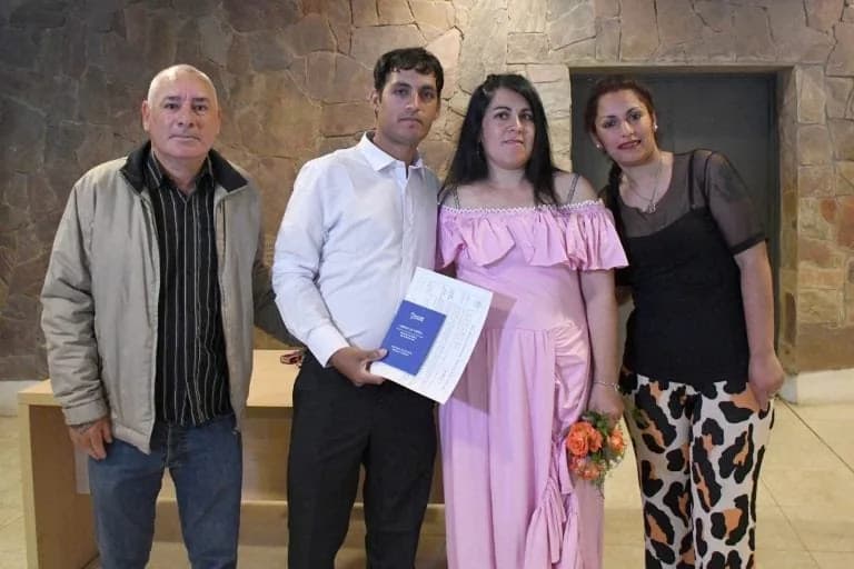 Gabriel y Jéssica contrajeron matrimonio y recibieron su Libreta de Familia.