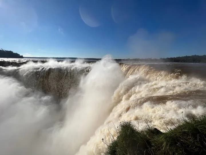 Efecto El Niño: cerraron dos circuitos de las Cataratas por el aumento del caudal del Río Iguazú