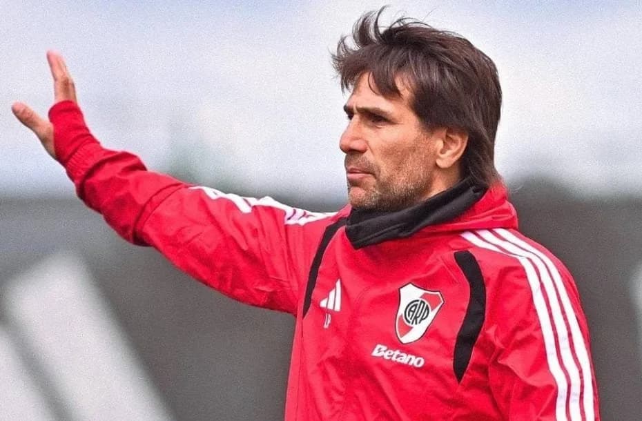Alerta en River por dos jugadores que terminaron con molestias en el entrenamiento.