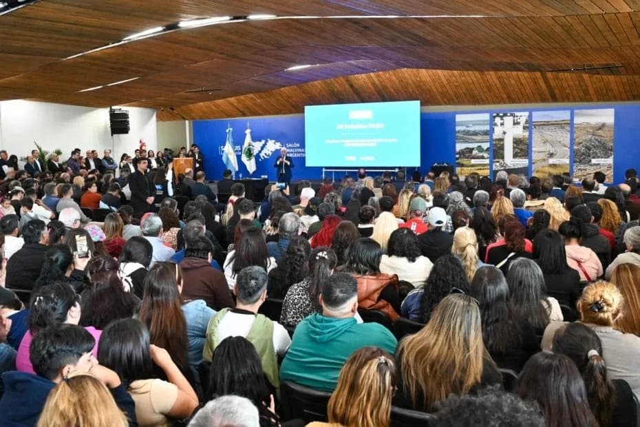 El gobernador Claudio Poggi presentó este viernes la tercera edición del Programa Integral de Acompañamiento a Emprendedores "Mi Próximo Paso".