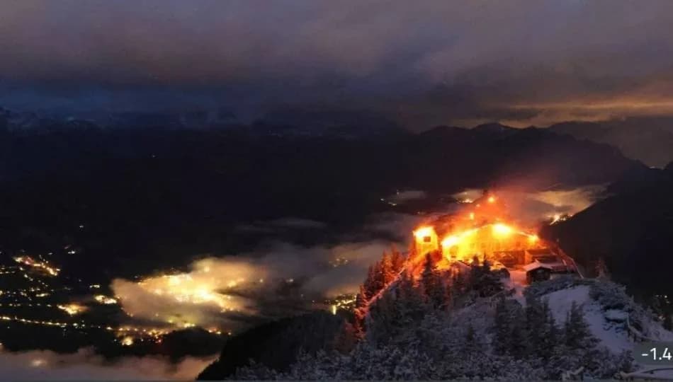 Un feroz siniestro destruyó el histórico Kehlsteinhaus, refugio alpino de Adolf Hitler