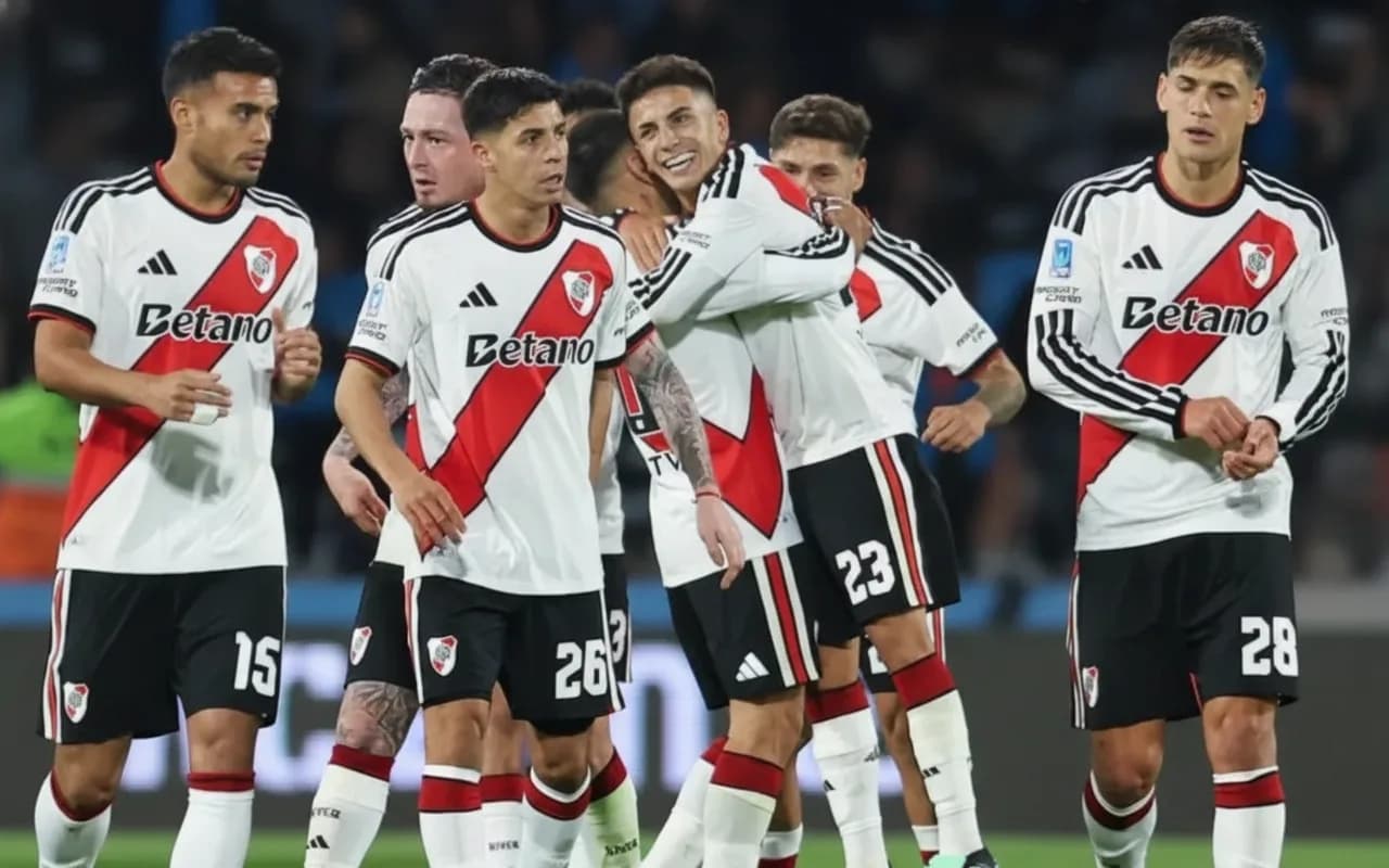 River se floreó y goleó a Belgrano.