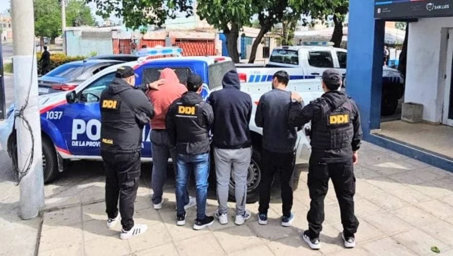Trasladaron a La Rioja a tres detenidos por un robo.