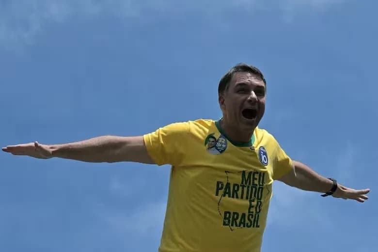 Flávio Bolsonaro aventaja a Lula da Silva en San Pablo.