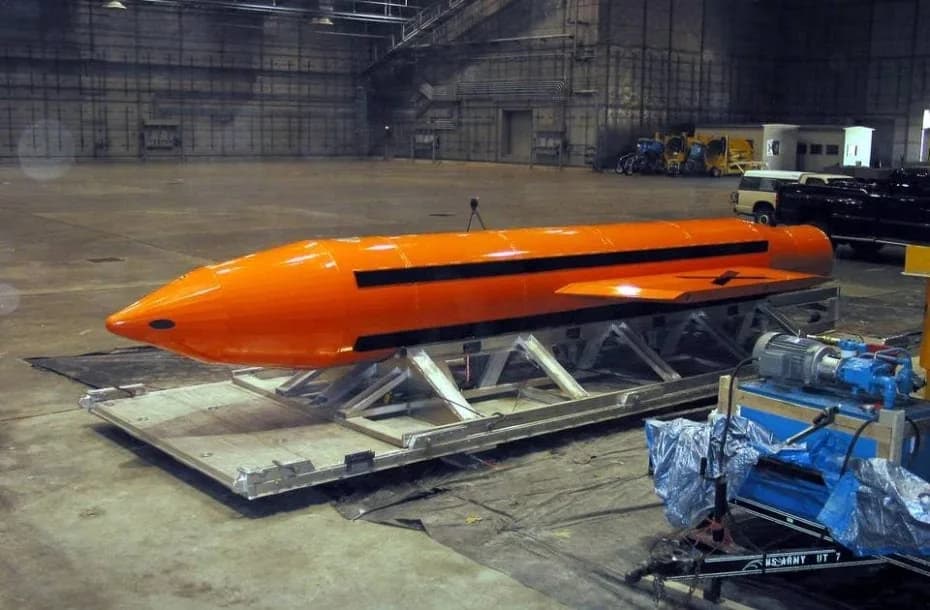 Cómo es la “madre de todas las bombas” que Estados Unidos considera usar contra Irán.