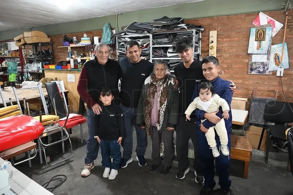 Cinco décadas y media de maestría artesanal: la tapicería de Antonio Magallanes en Villa Mercedes