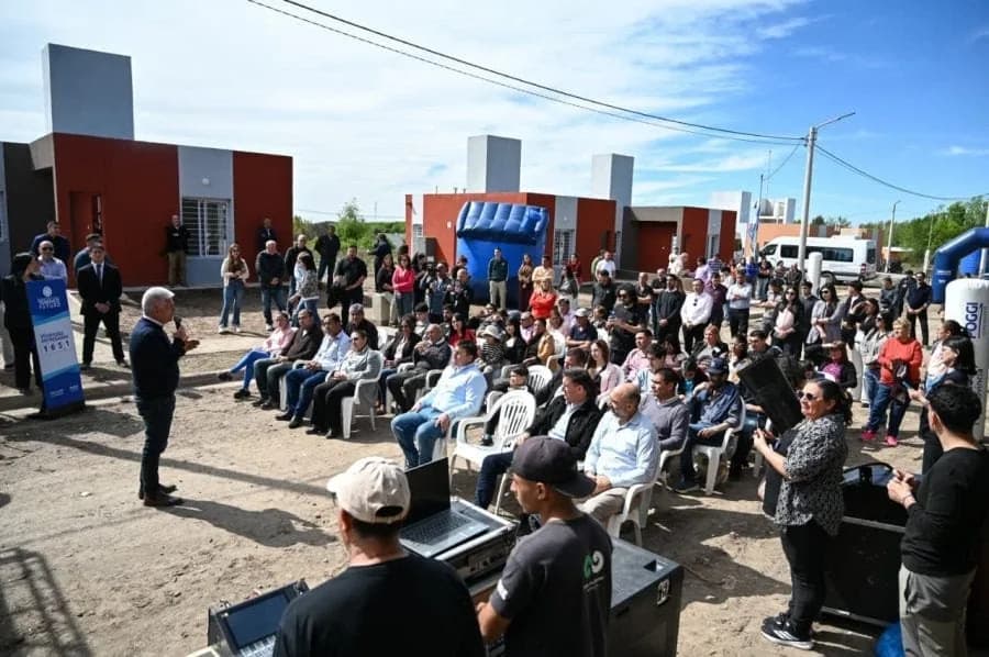 Seis familias de San Martín recibieron las llaves de sus viviendas del programa “Tenemos Futuro”.