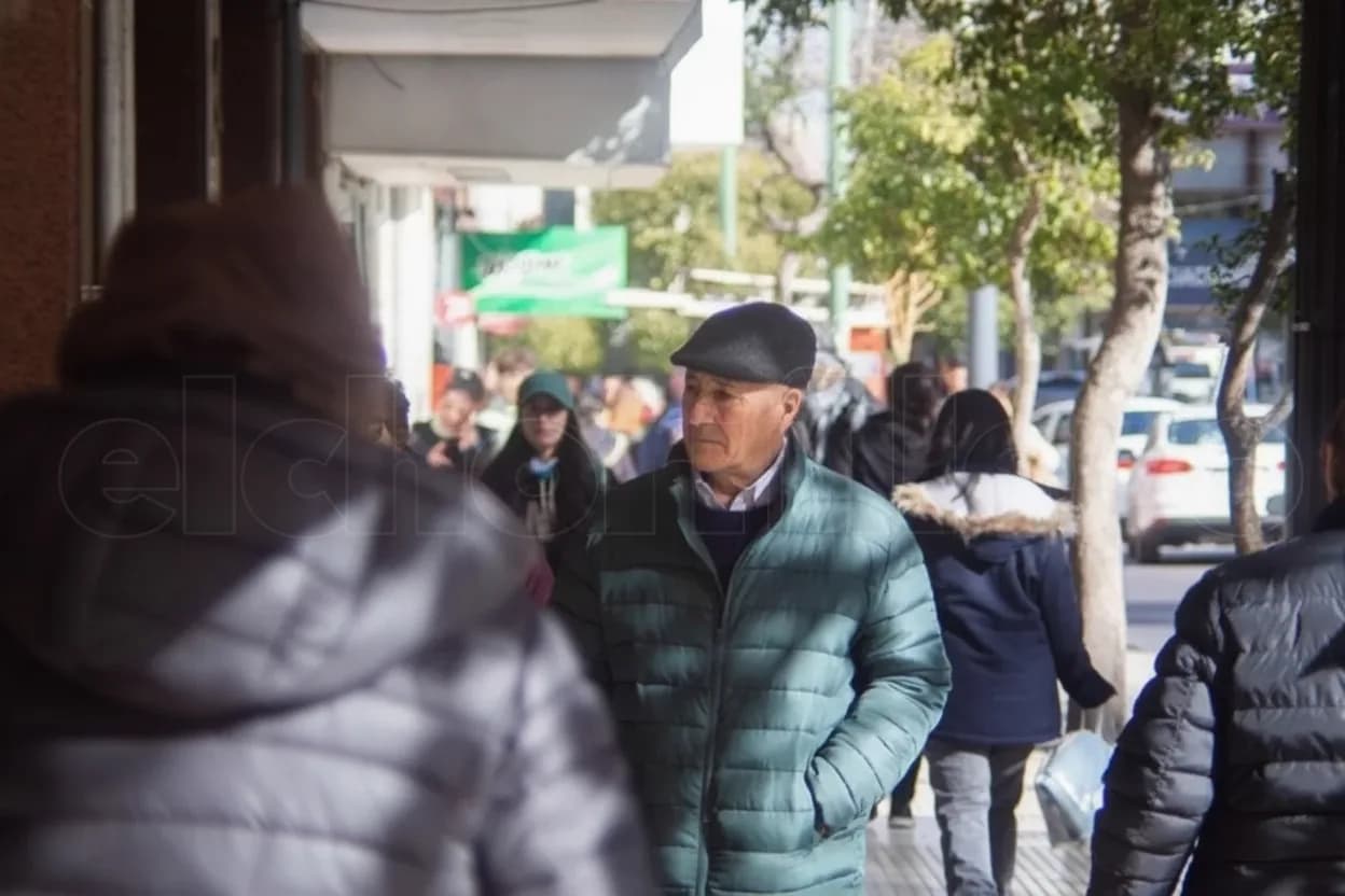 Más adultos mayores viven solos en San Luis: cómo impacta el aislamiento social en la salud física y emocional