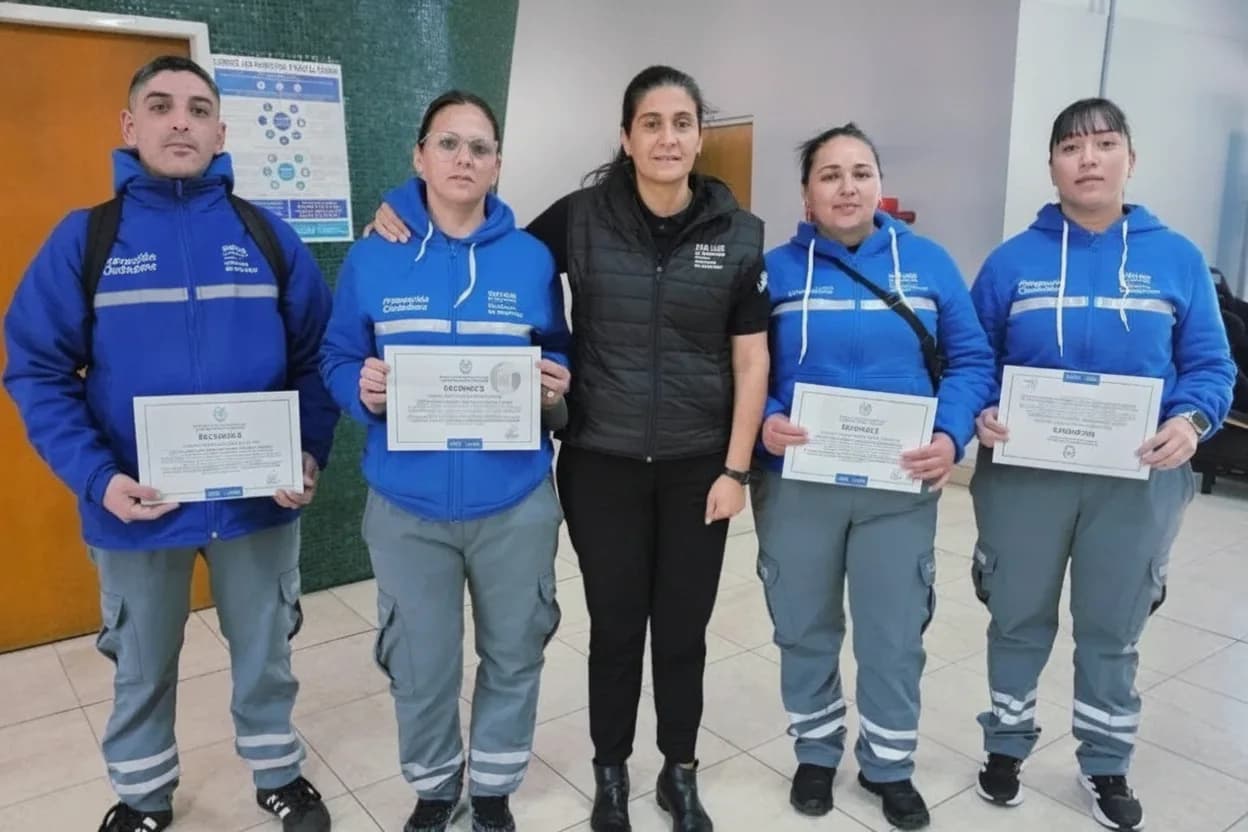 La ministra Sosa dialogó con Tania, Pablo, Micaela y Natacha, los preventores que fueron distinguidos.