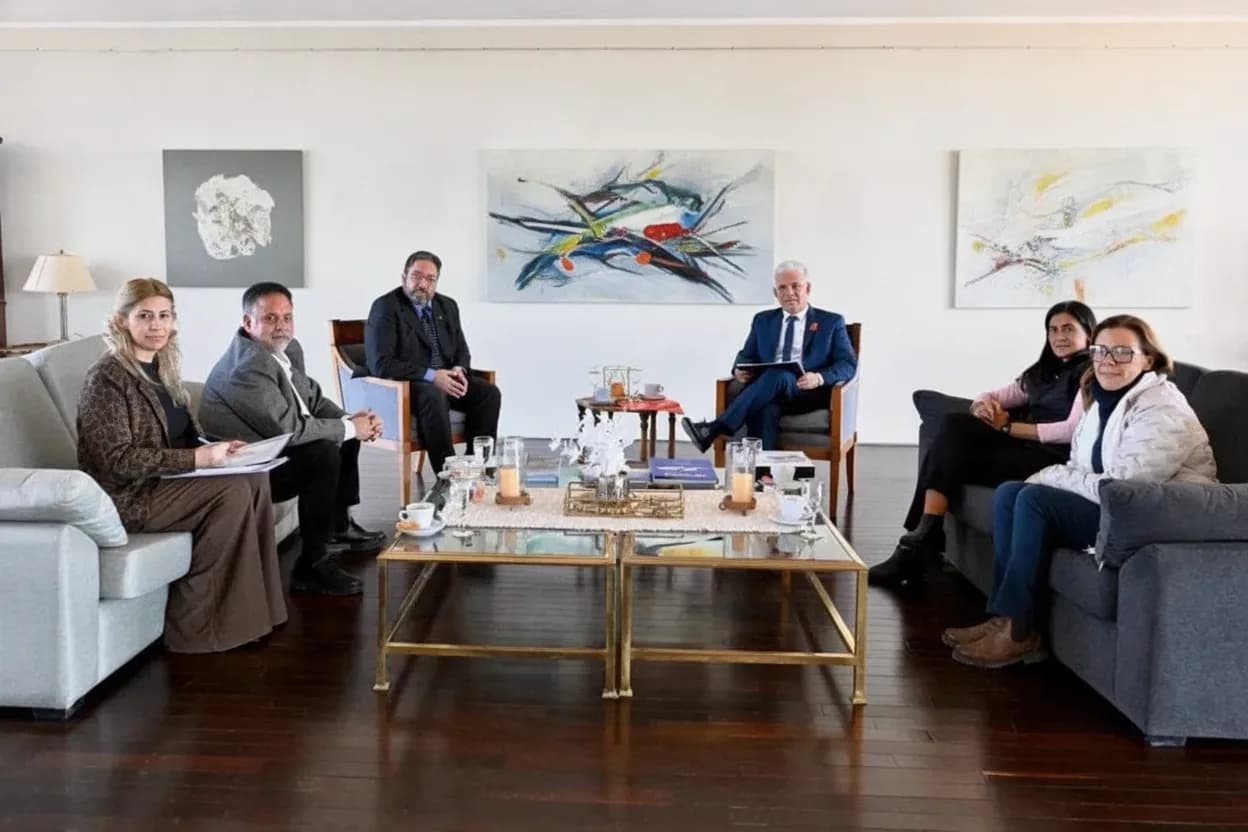 El gobernador Claudio Poggi se reunió con las autoridades de Seguridad y Justicia.