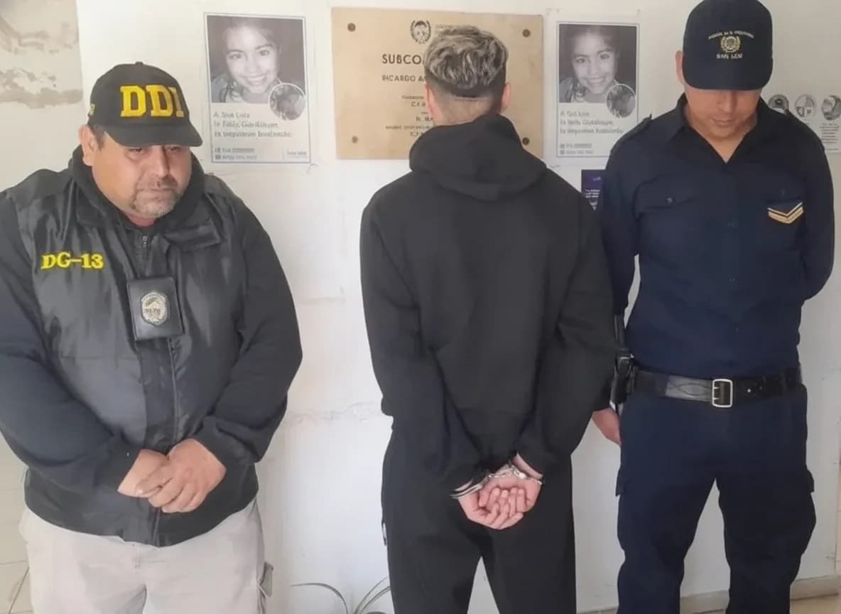 El joven de 22 años quedó detenido este sábado cuando se presentó voluntareamente.