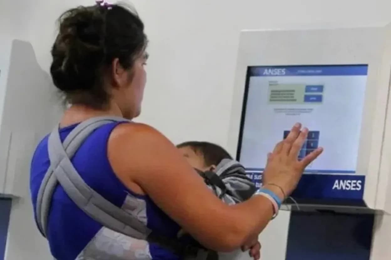 El cumplimiento de los requisitos de salud y educación para el cobro de la AUH se acreditará de manera automática.