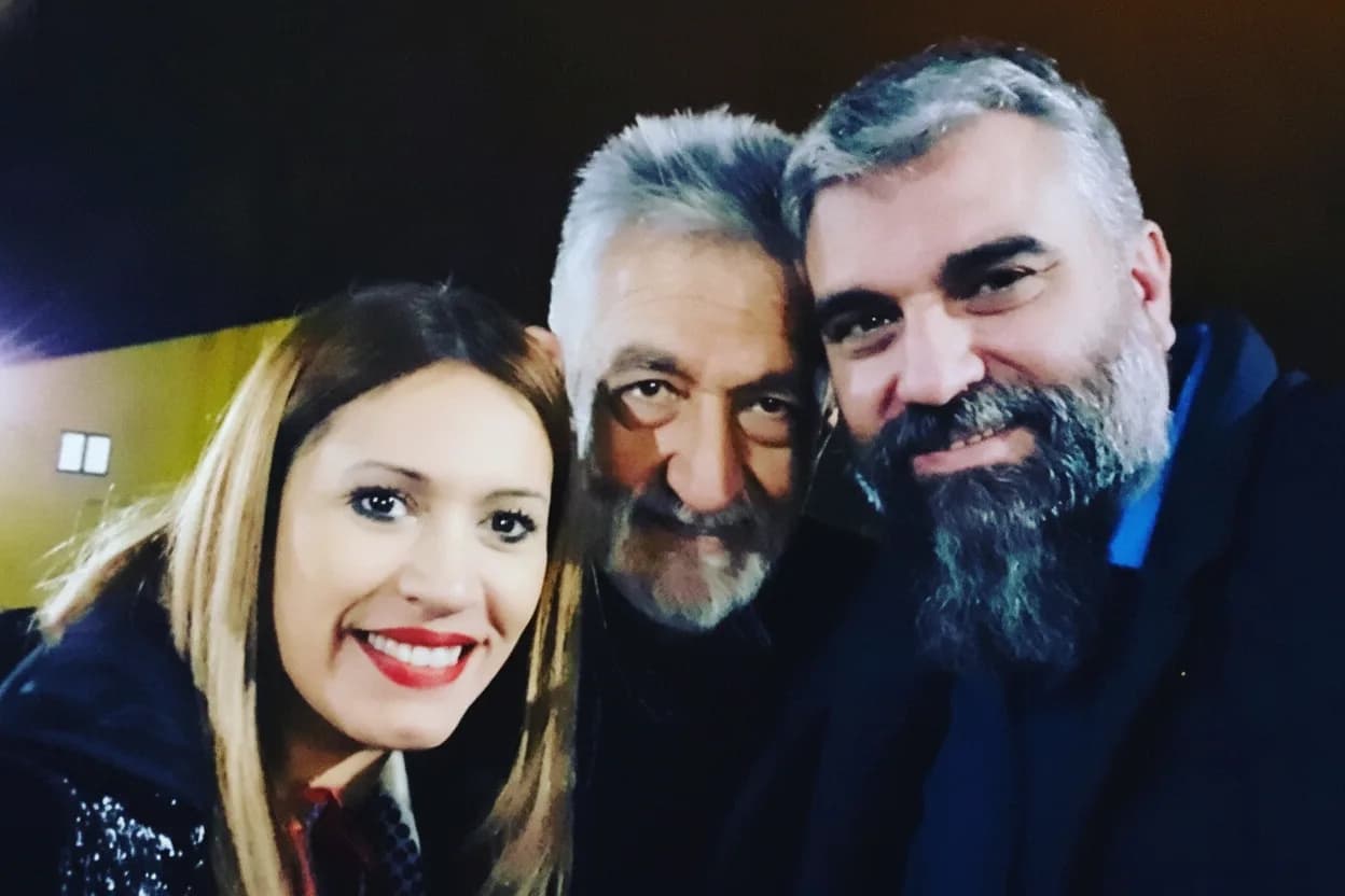 Anabela Lucero junto a Albero Rodríguez Saá padre, e hijo.