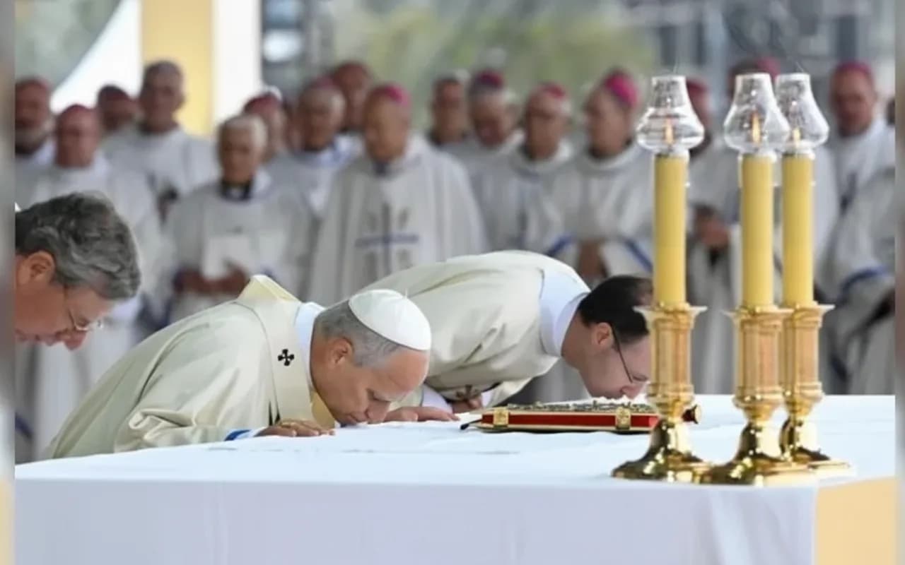 El papa durante la celebración religiosa en Francia.