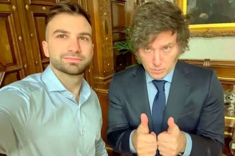 Mauricio Novelli, junto al presidente Javier Milei en la Casa Rosada.