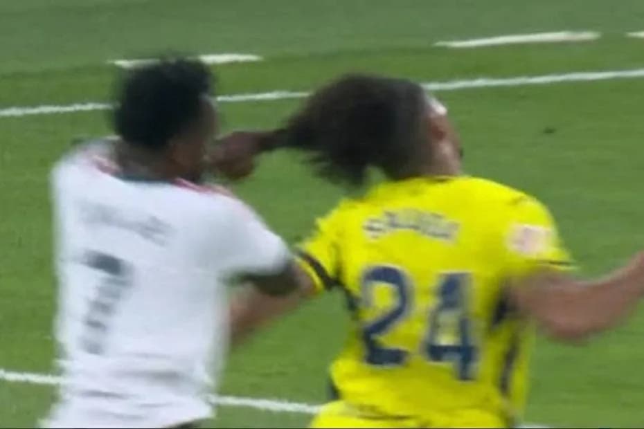 Anularon un gol al Real Madrid y expulsaron a Vinicius por tirar el pelo.
