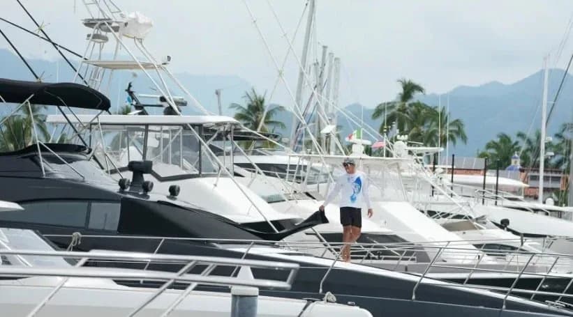 Simón se encontraba centrado a unos 175 kilómetros (110 millas) al sur-sureste de Cabo Corrientes,