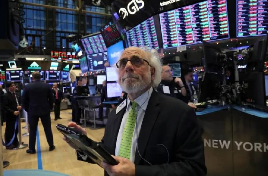 Otro avance del riesgo país argentino: sube a 717 puntos.