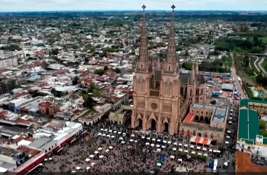 La 52ª Peregrinación a Luján avanza con una convocatoria histórica y más de dos millones de fieles.