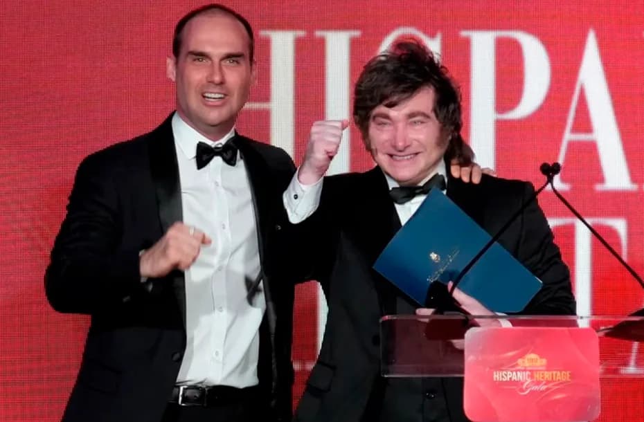 Milei, junto a Eduardo Bolsonaro.